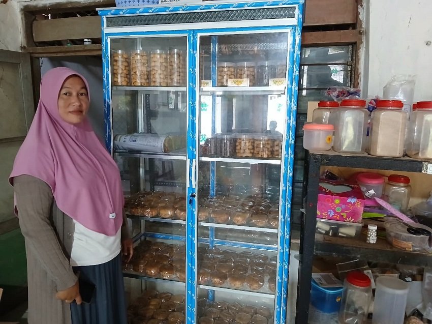 BMT NU Dasuk Jadi Mitra Usaha, Produksi Kue dan Mente Ibu Masani Kian Maju
